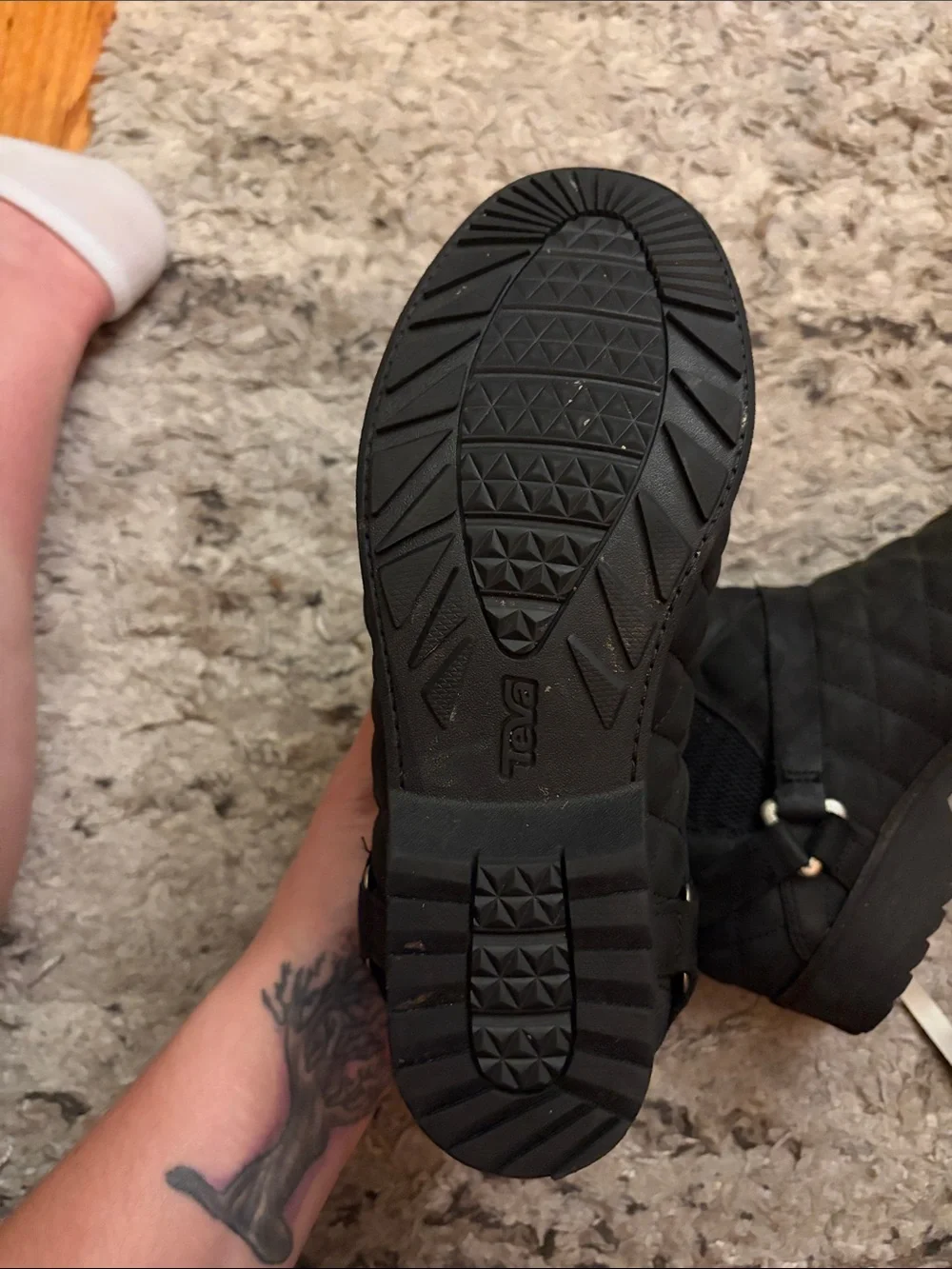 Teva Women’s 7.5 De La Vina Dos waterproof Leather Black Quilted Ankle Shoes